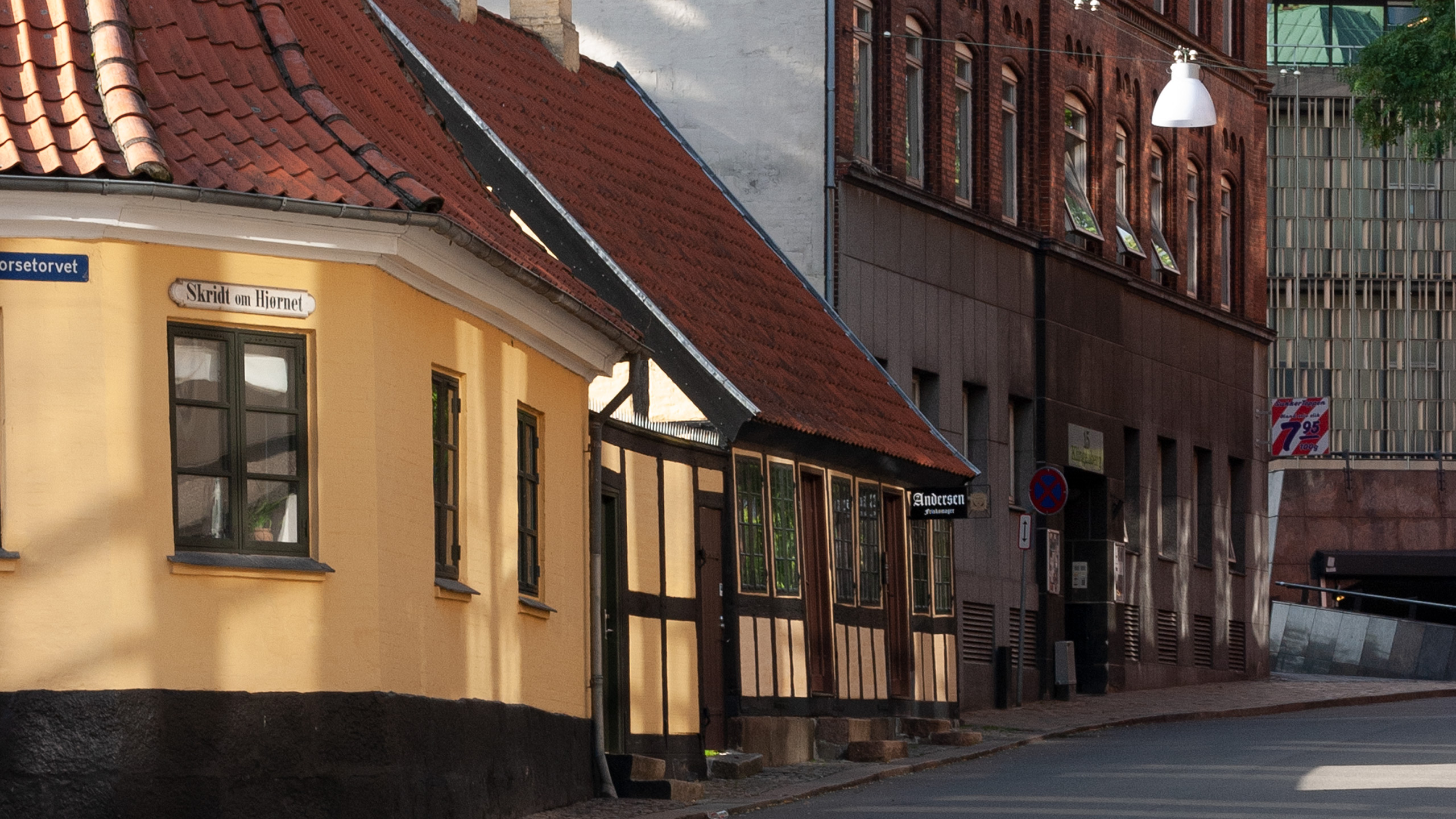 wirehaengt-gadebelysning-Odense-BALLO-L808-1-2560x1440